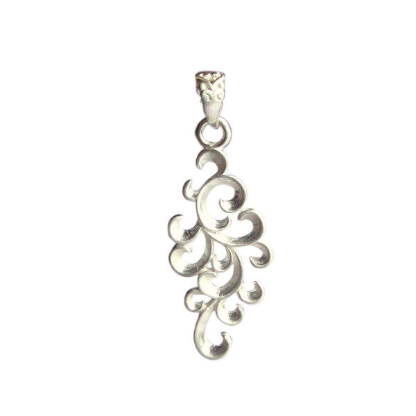 Anhänger mit floralen Motiven