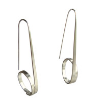 Eleganter Ohrhänger aus 925er Silber.  Eleganter Ohrhänger aus 925er Silber.