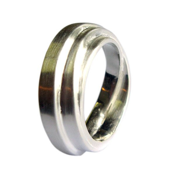 Hochwertiger Ring aus massivem Silber