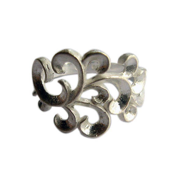 Silberring mit floralen Motiven, 