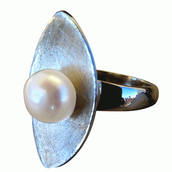 Ring. Icematt mit Perle