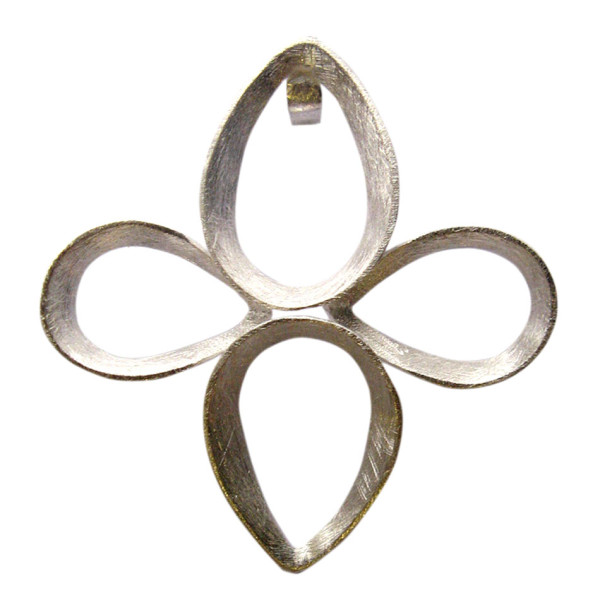 Blütenanhänger aus Silber.handgefertigt