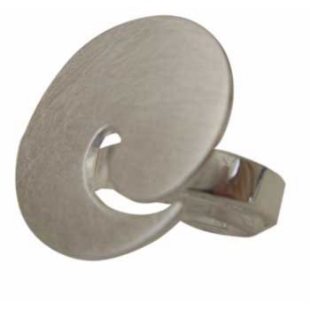 Ring, größenverstellbar, Durchmesser ca. 25mm siehe auch Ohrschmuck E 141 Hänger P 114 und Brosche BR 57
